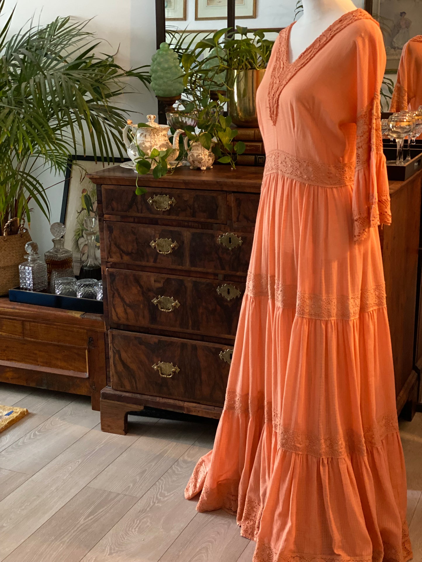 1940s Mexican Peach Cheesecloth Dress, Lace detail and full skirt. Swishy gorgeousness.
