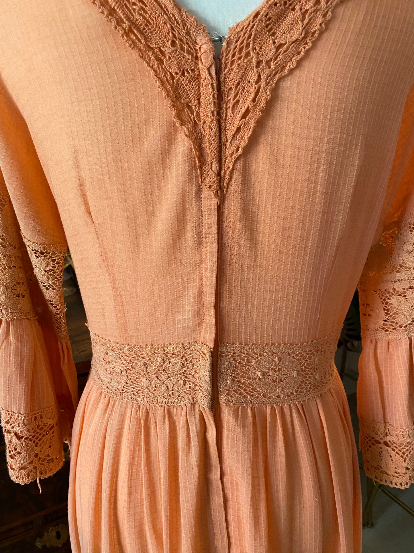 1940s Mexican Peach Cheesecloth Dress, Lace detail and full skirt. Swishy gorgeousness.